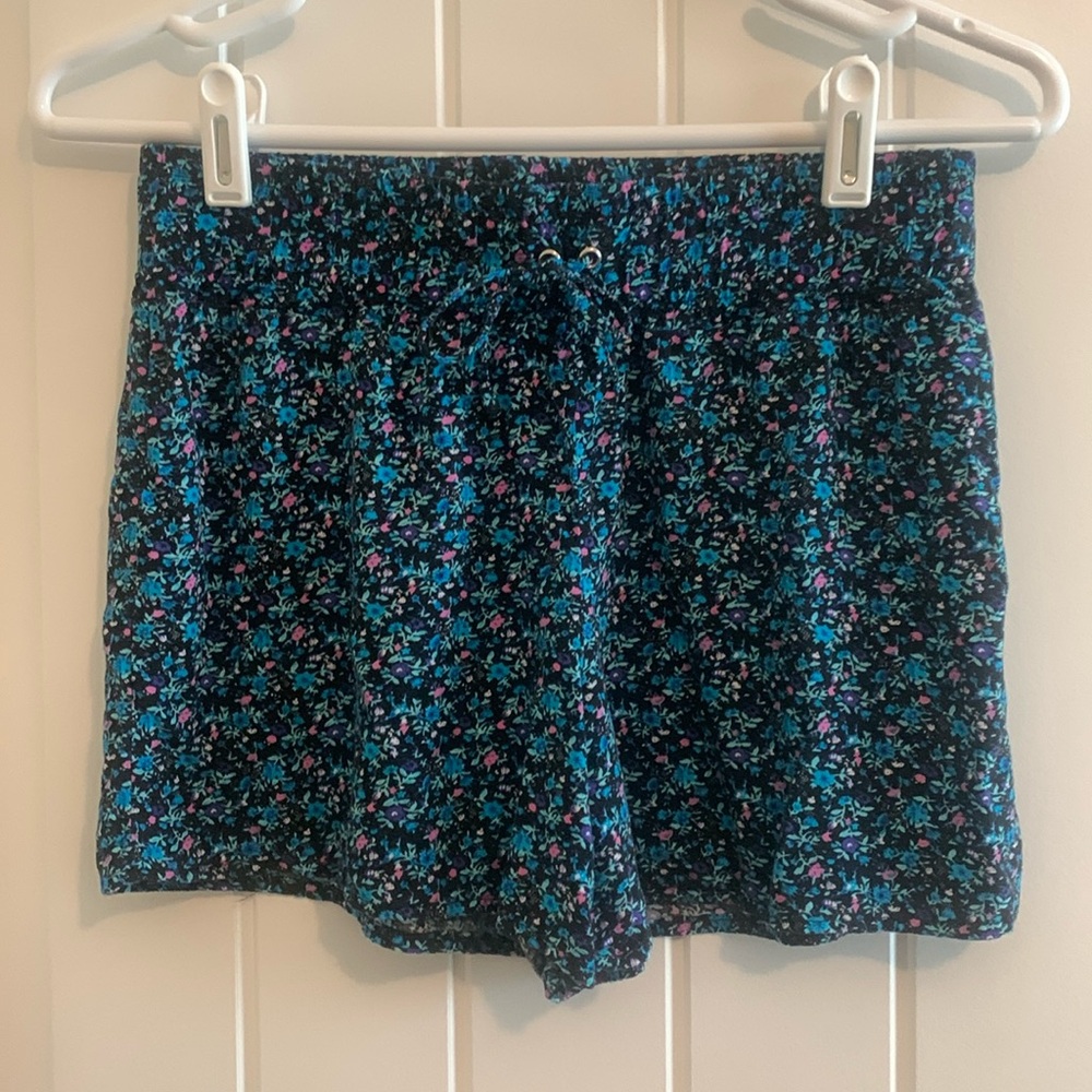 Squeeze, size:  Girls - Talla/14, black flower print elastic waist shorts